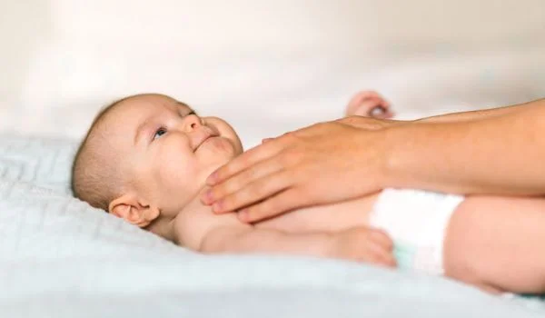 Photo massage bébé